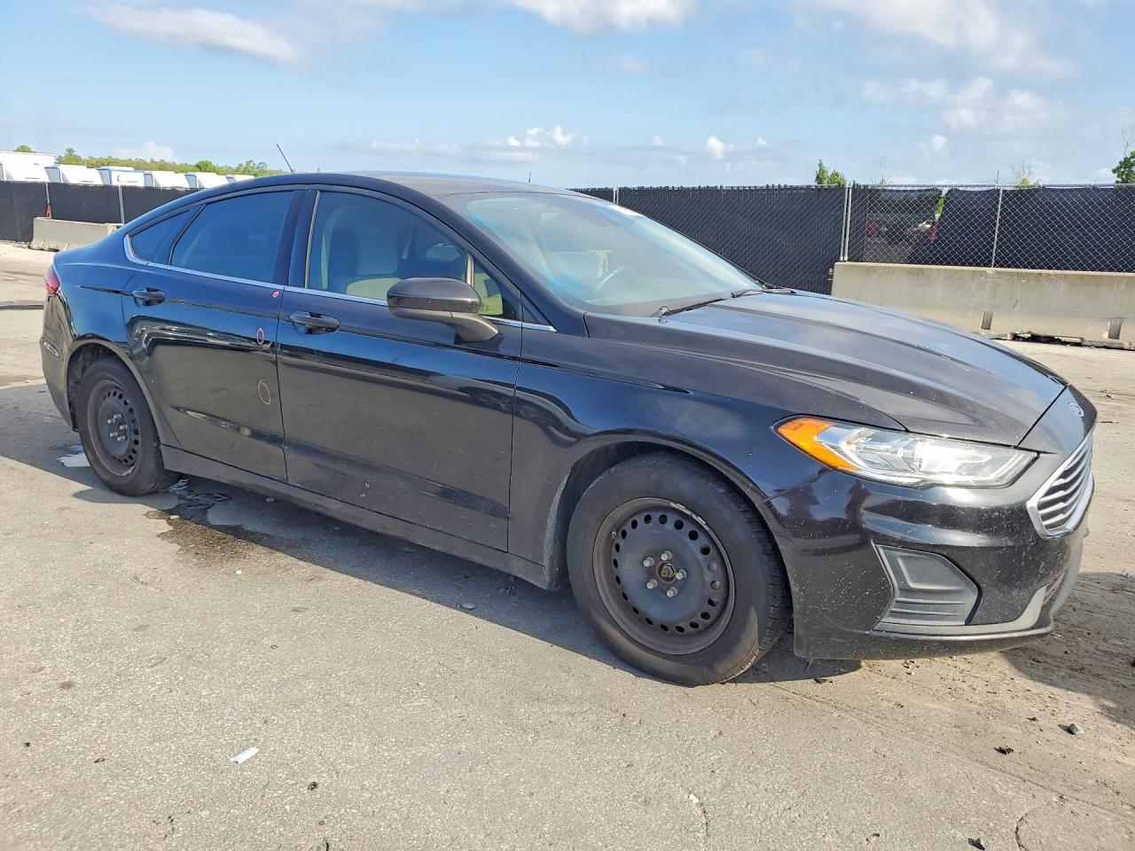 2019 Ford Fusion S - zdjęcie 4