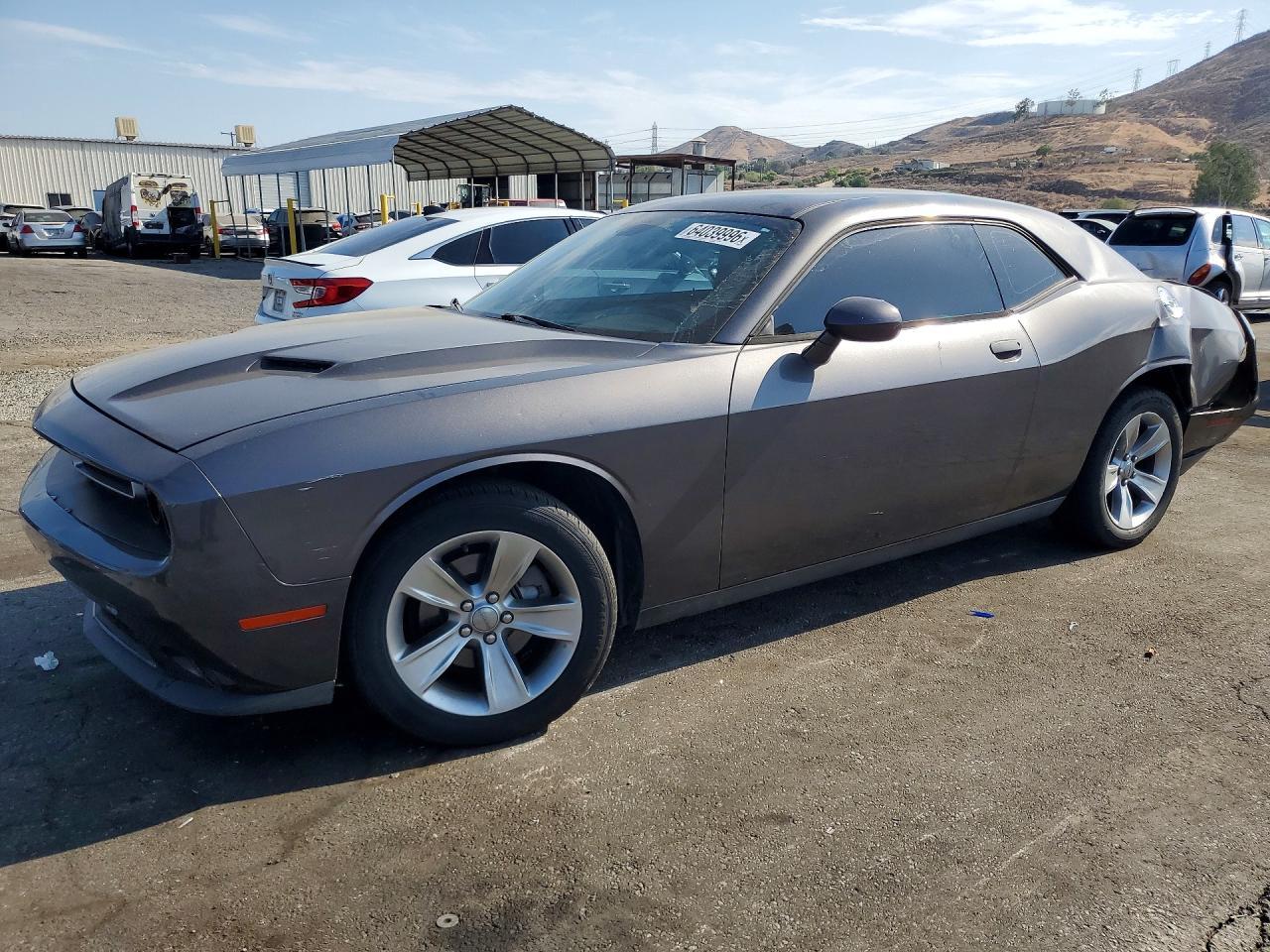 2015 Dodge Challenger Sxt - zdjęcie główne