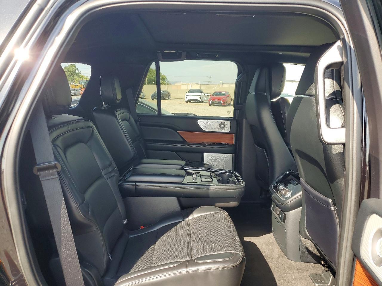2019 Lincoln Navigator Reserve - zdjęcie 11