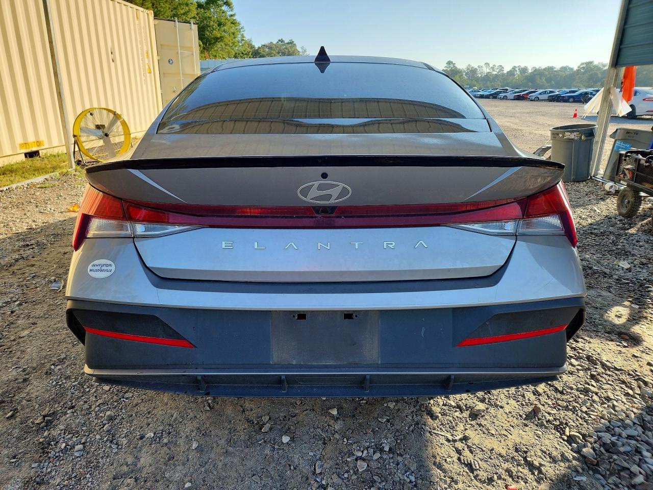 2025 Hyundai Elantra - zdjęcie 6