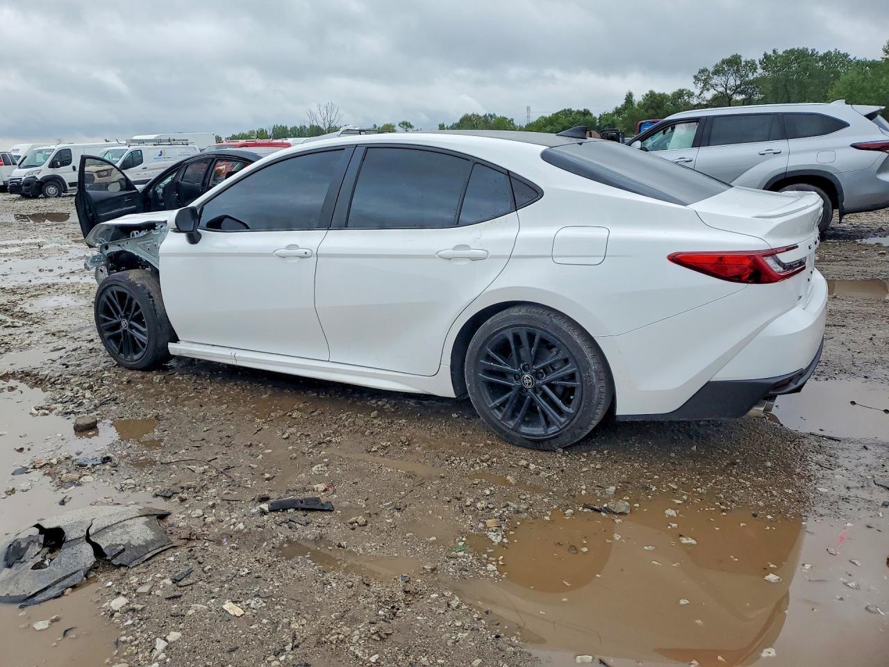 2025 Toyota Camry Se - zdjęcie 2