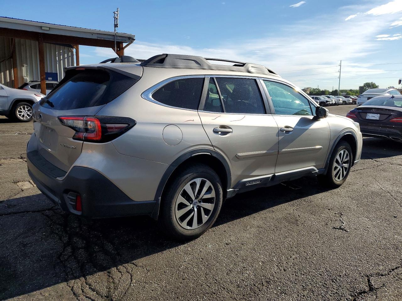 2020 Subaru Outback Premium - zdjęcie 3