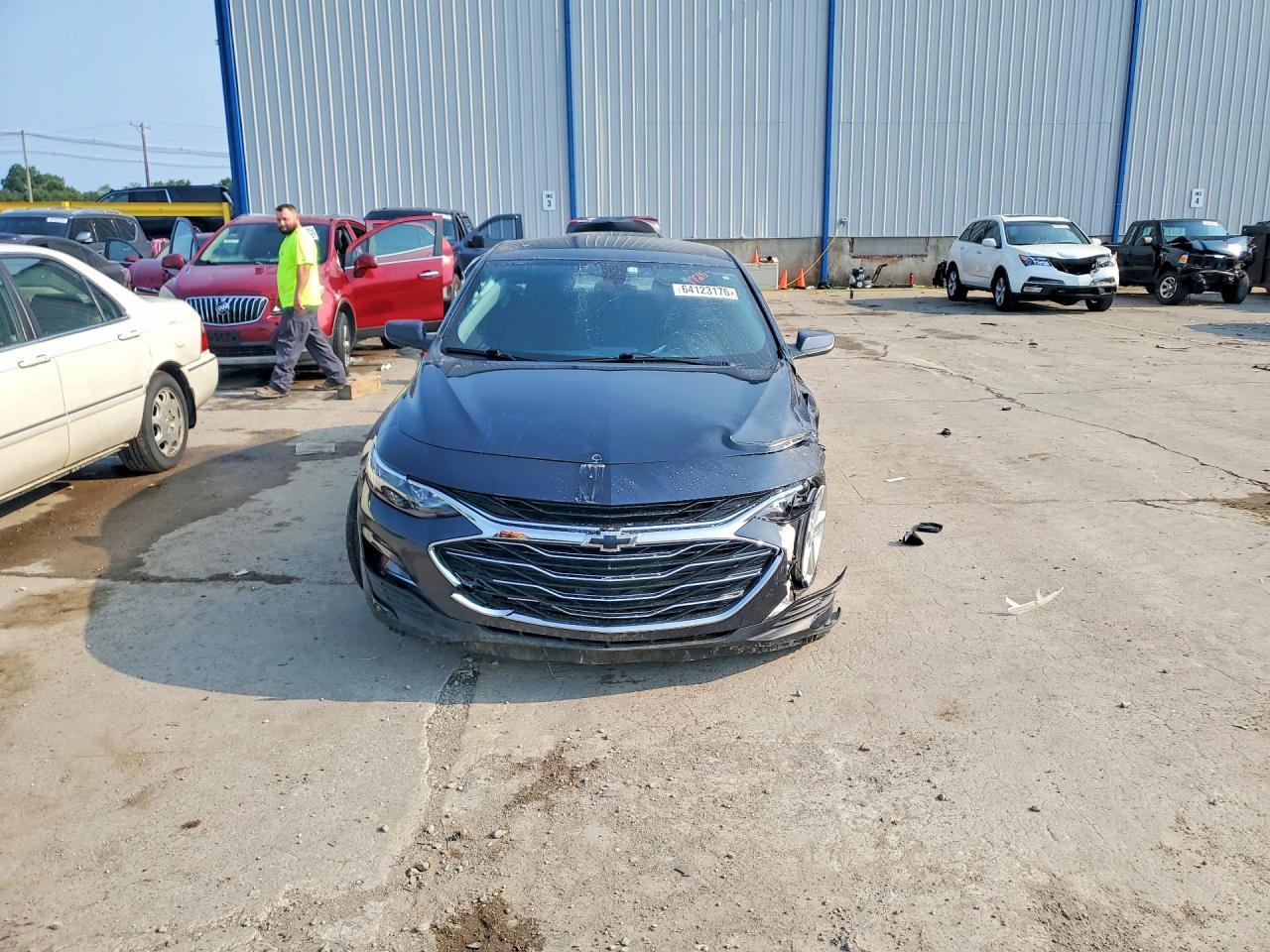 2022 Chevrolet Malibu Ls - zdjęcie 5