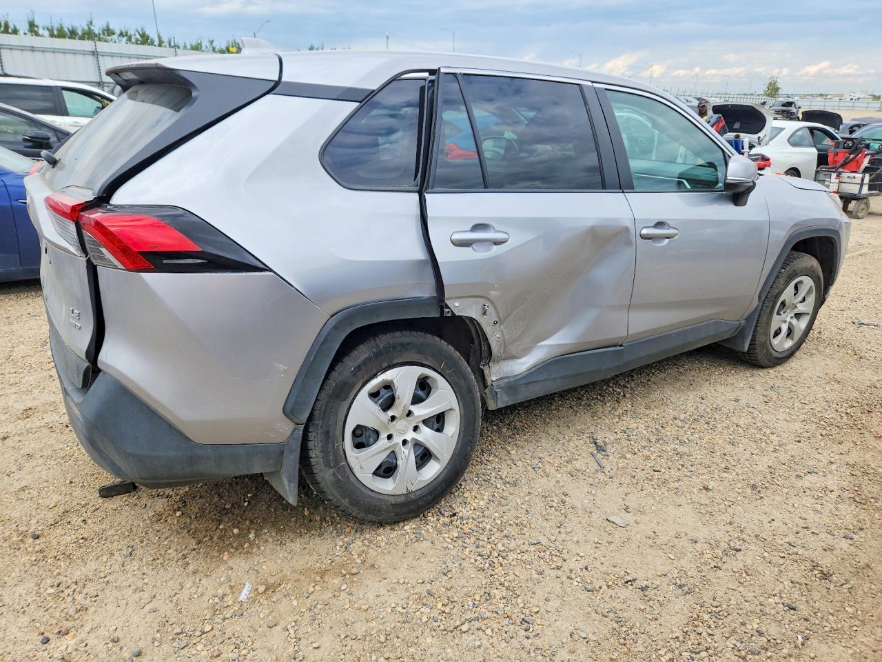 2024 Toyota Rav4 Le - zdjęcie 3