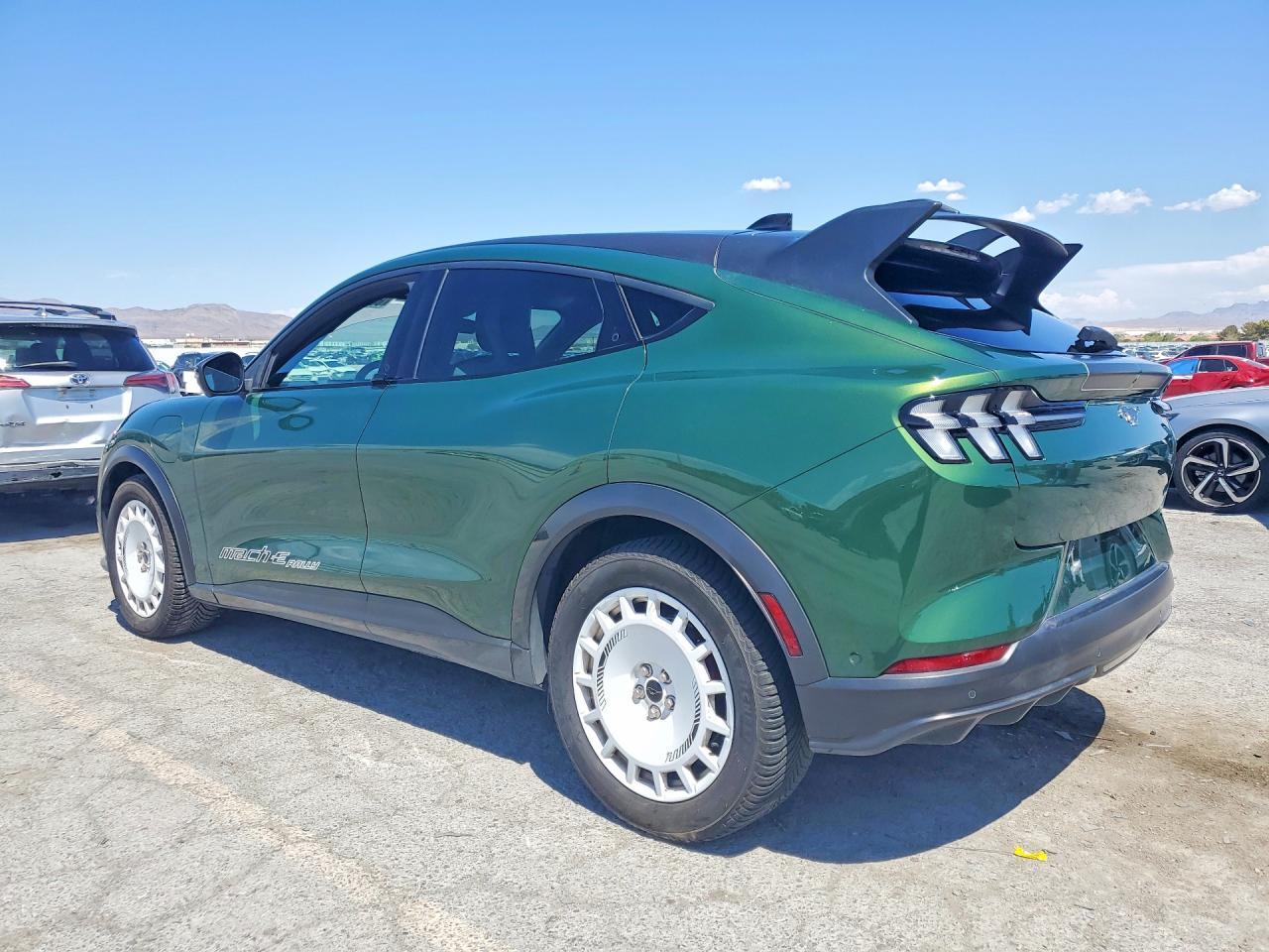 2024 Ford Mustang Mach-E Gt - zdjęcie 2