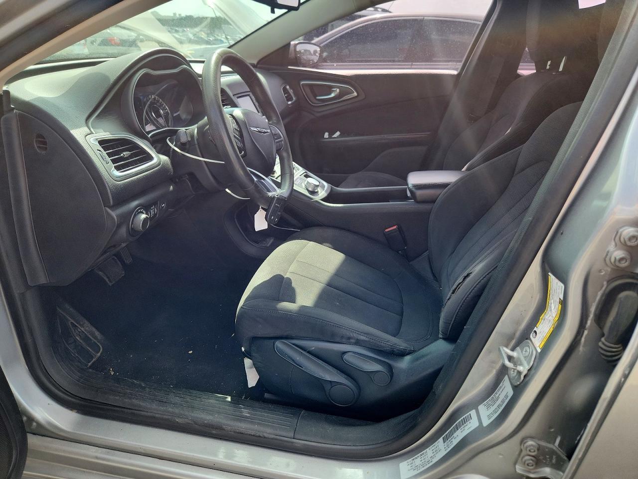 2015 Chrysler 200 Limited - zdjęcie 7
