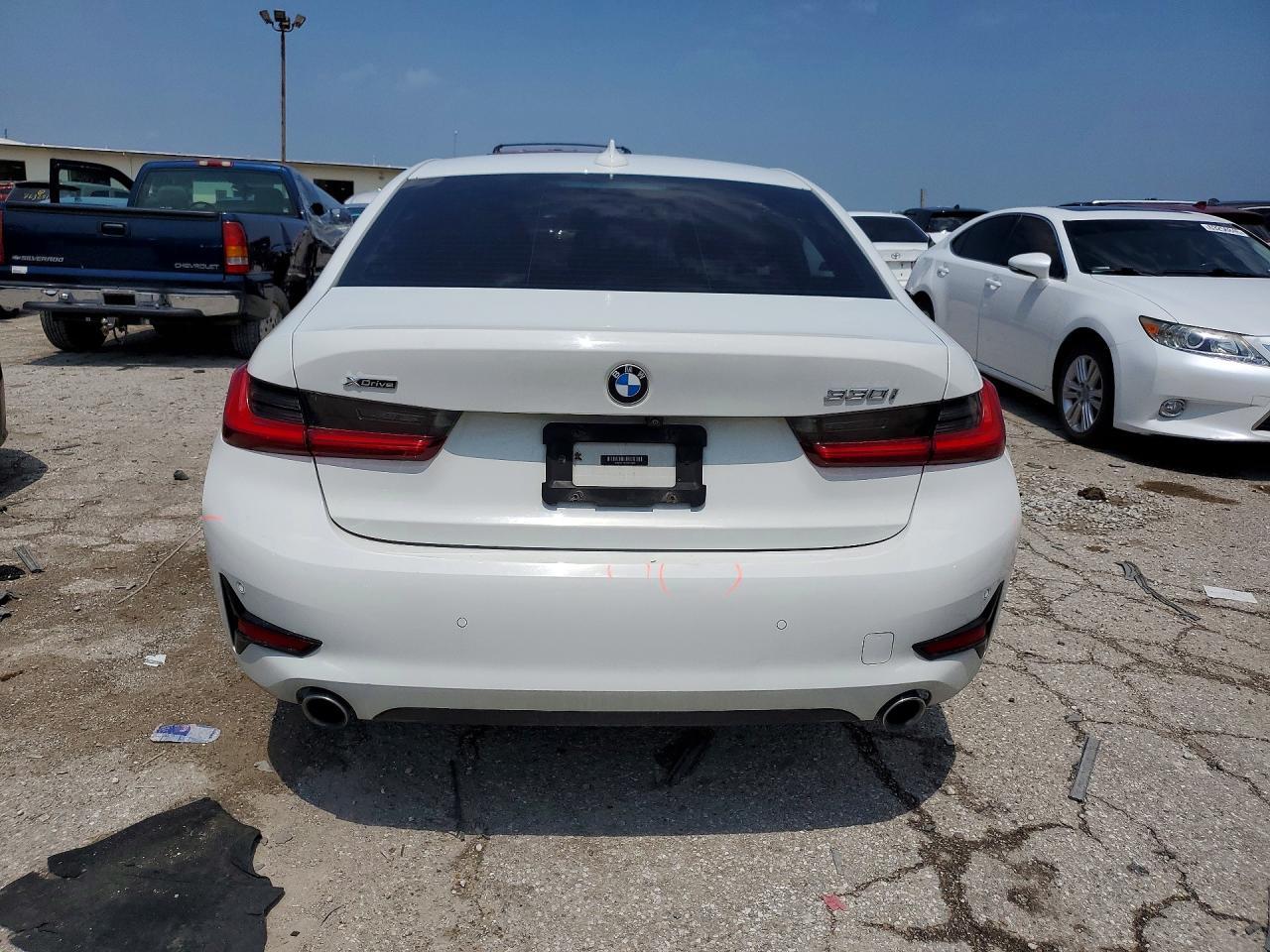 2020 BMW Seria 3 330i - zdjęcie 6