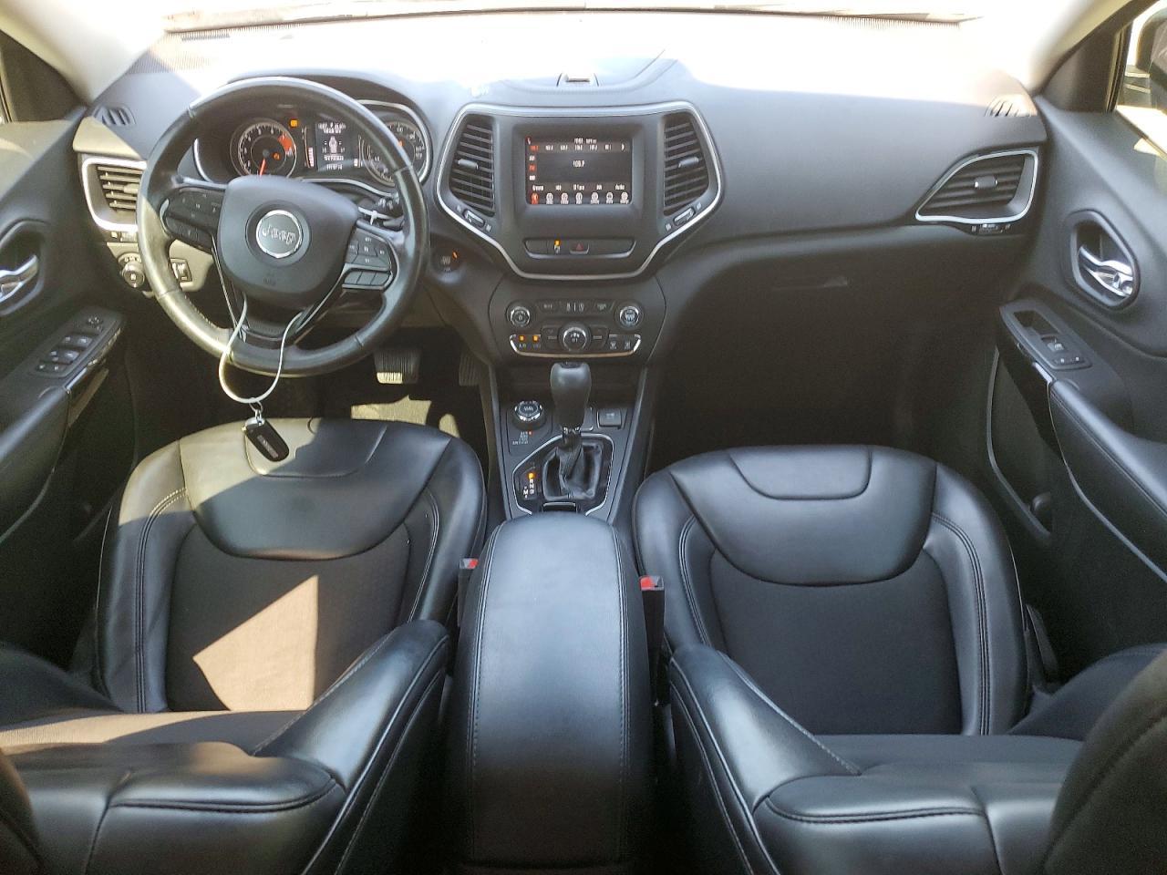 2019 Jeep Cherokee Latitude Plus - zdjęcie 8