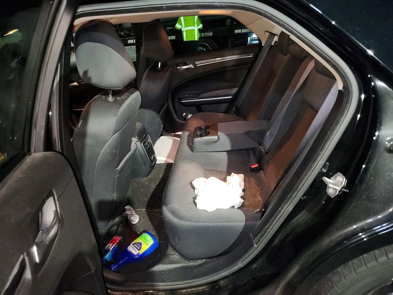 2020 Chrysler 300 Touring - zdjęcie 10