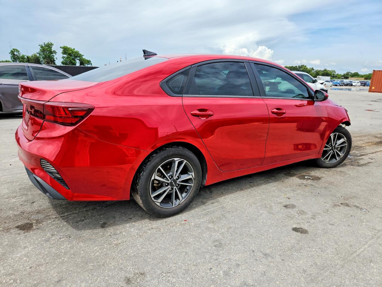 2023 Kia Forte Lxs - zdjęcie 3