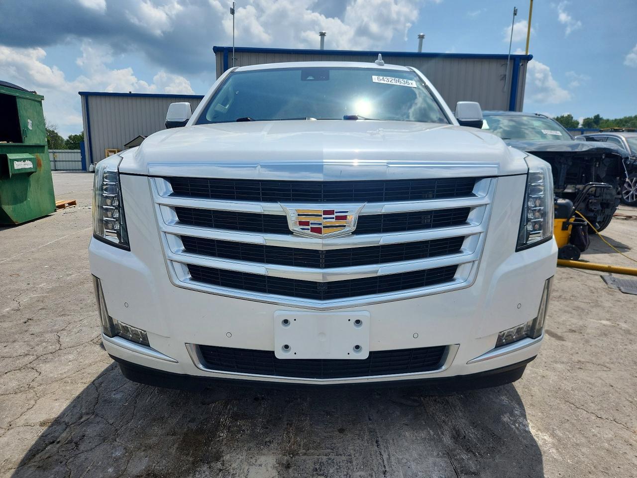2016 Cadillac Escalade Luxury - zdjęcie 5