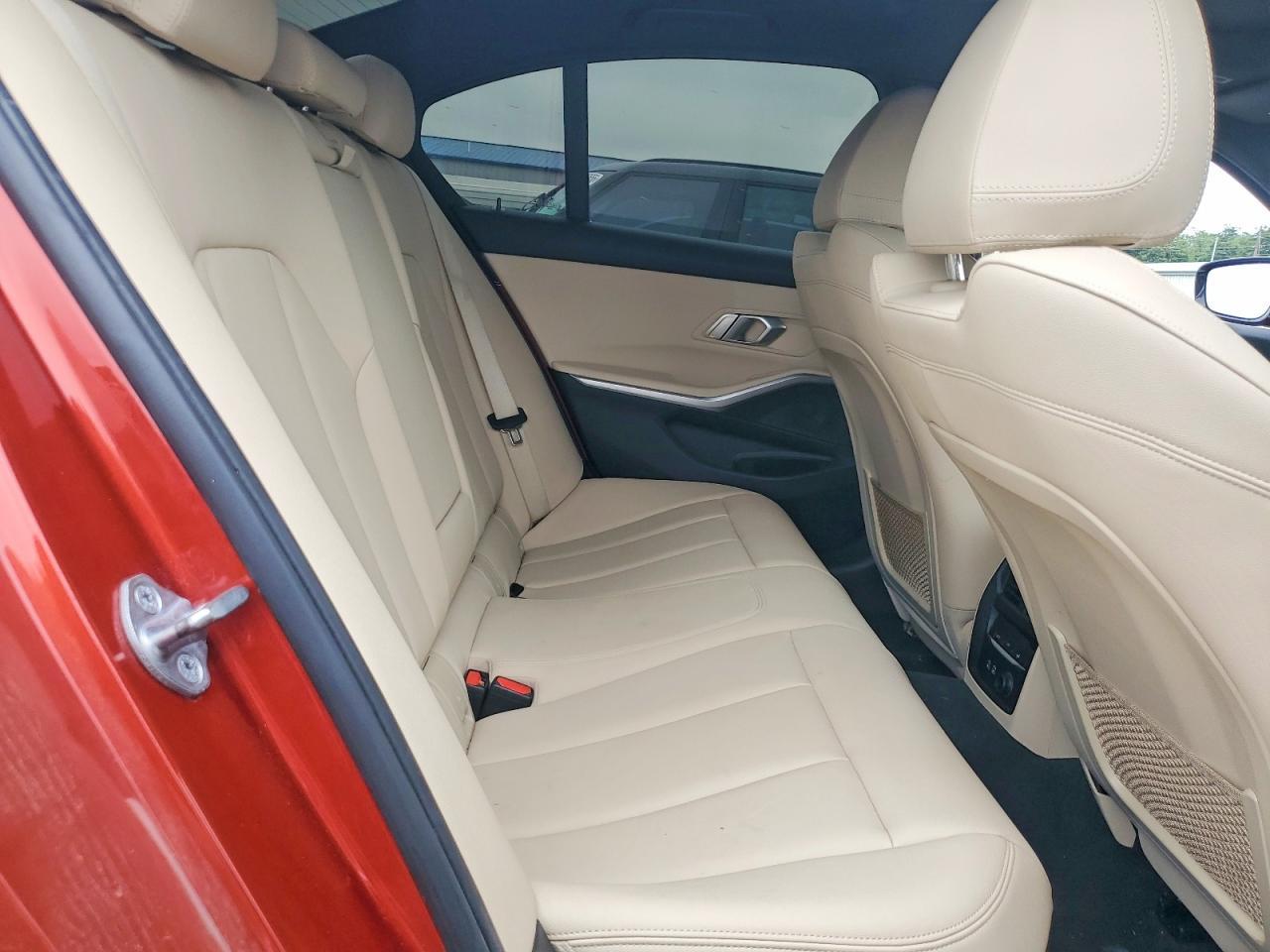 2019 BMW Seria 3 330i - zdjęcie 10