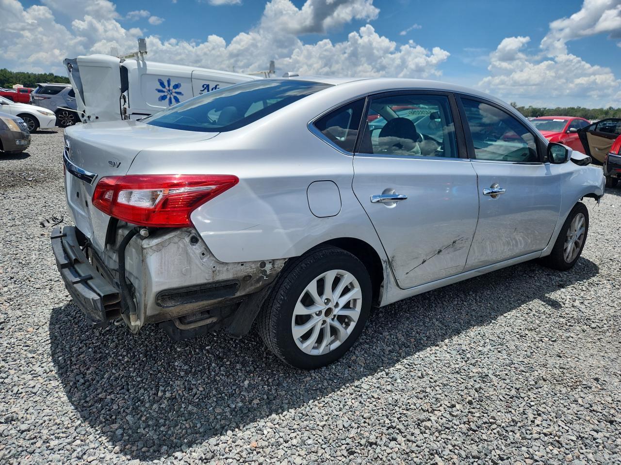 2019 Nissan Sentra Sv - zdjęcie 3