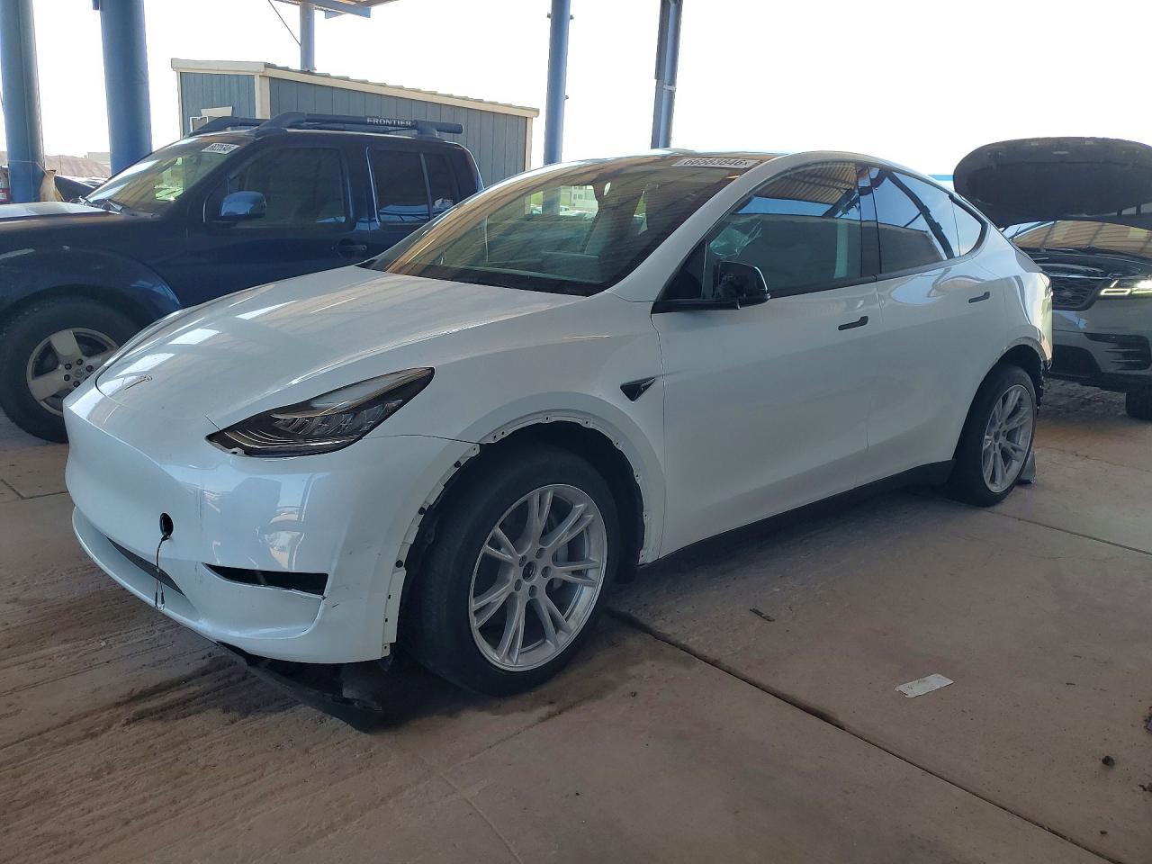 2023 Tesla Model Y - zdjęcie główne