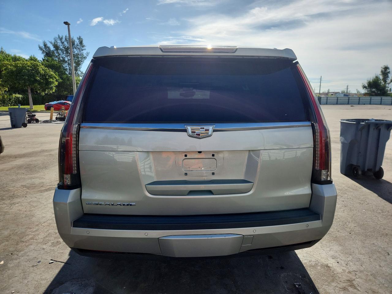 2016 Cadillac Escalade Platinum - zdjęcie 6