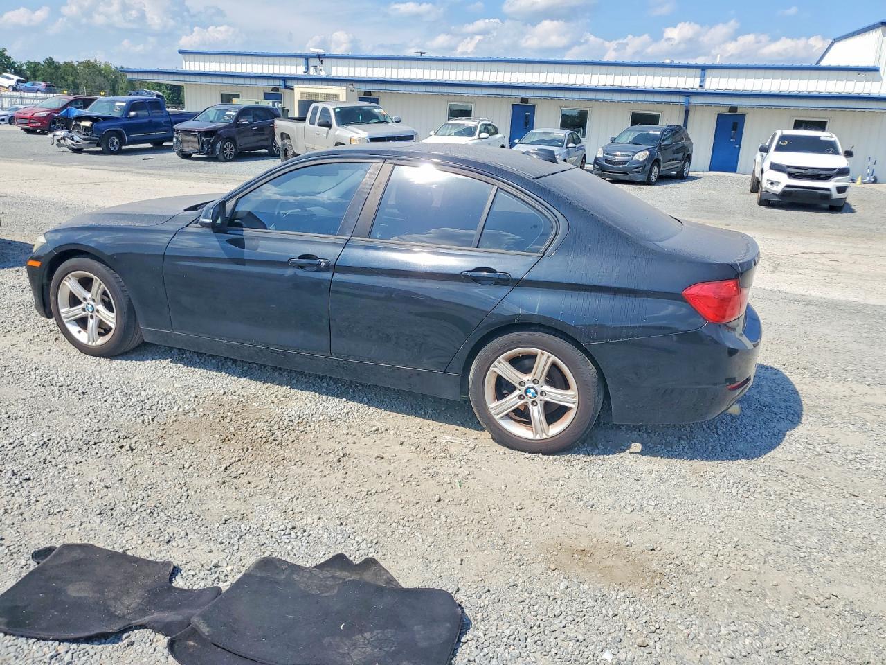 2013 BMW 320 I - zdjęcie 2