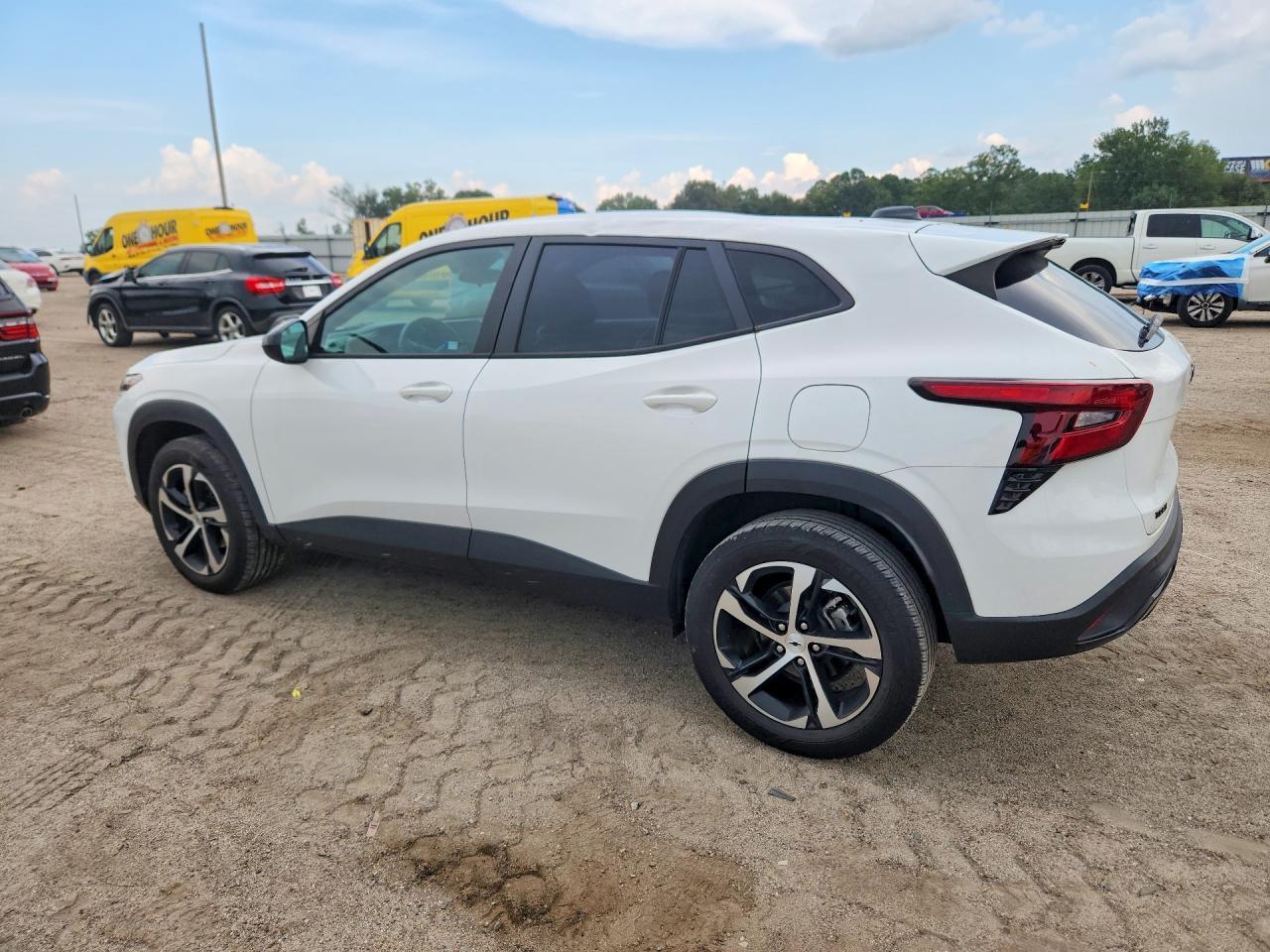 2024 Chevrolet Trax 1Rs - zdjęcie 2