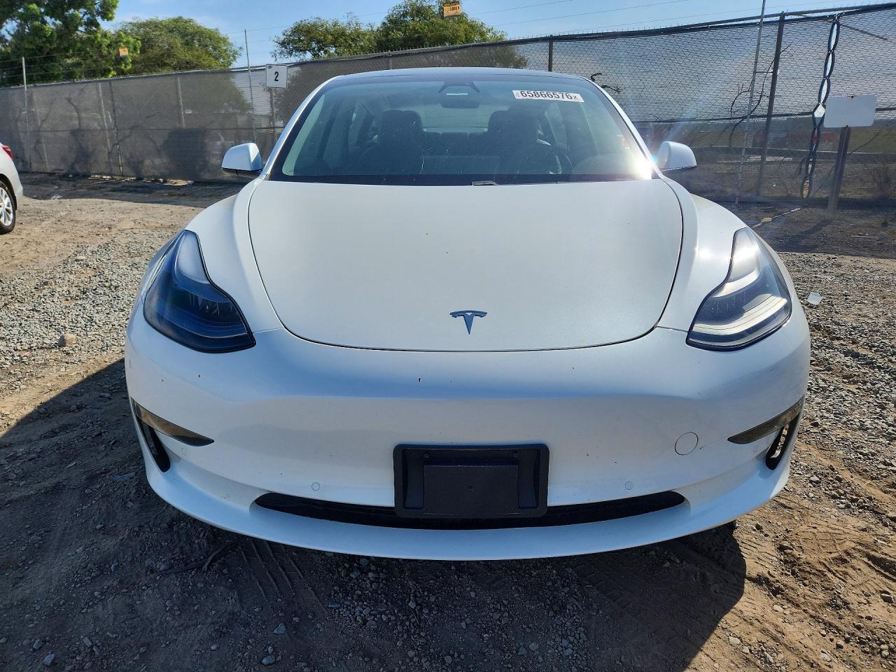 2021 Tesla Model 3 - zdjęcie 5