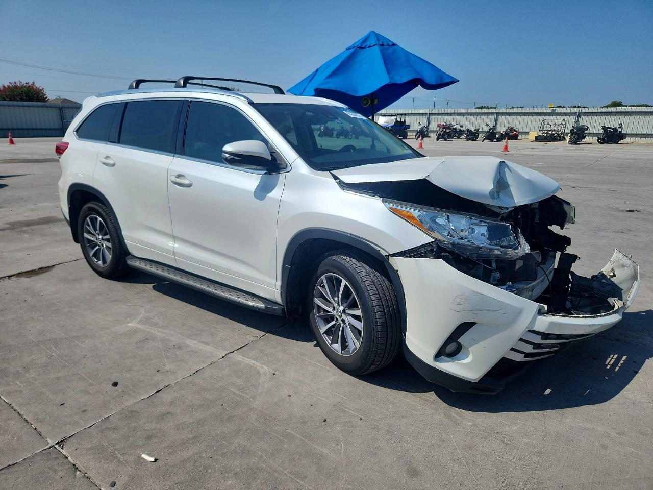 2017 Toyota Highlander Xle - zdjęcie 4