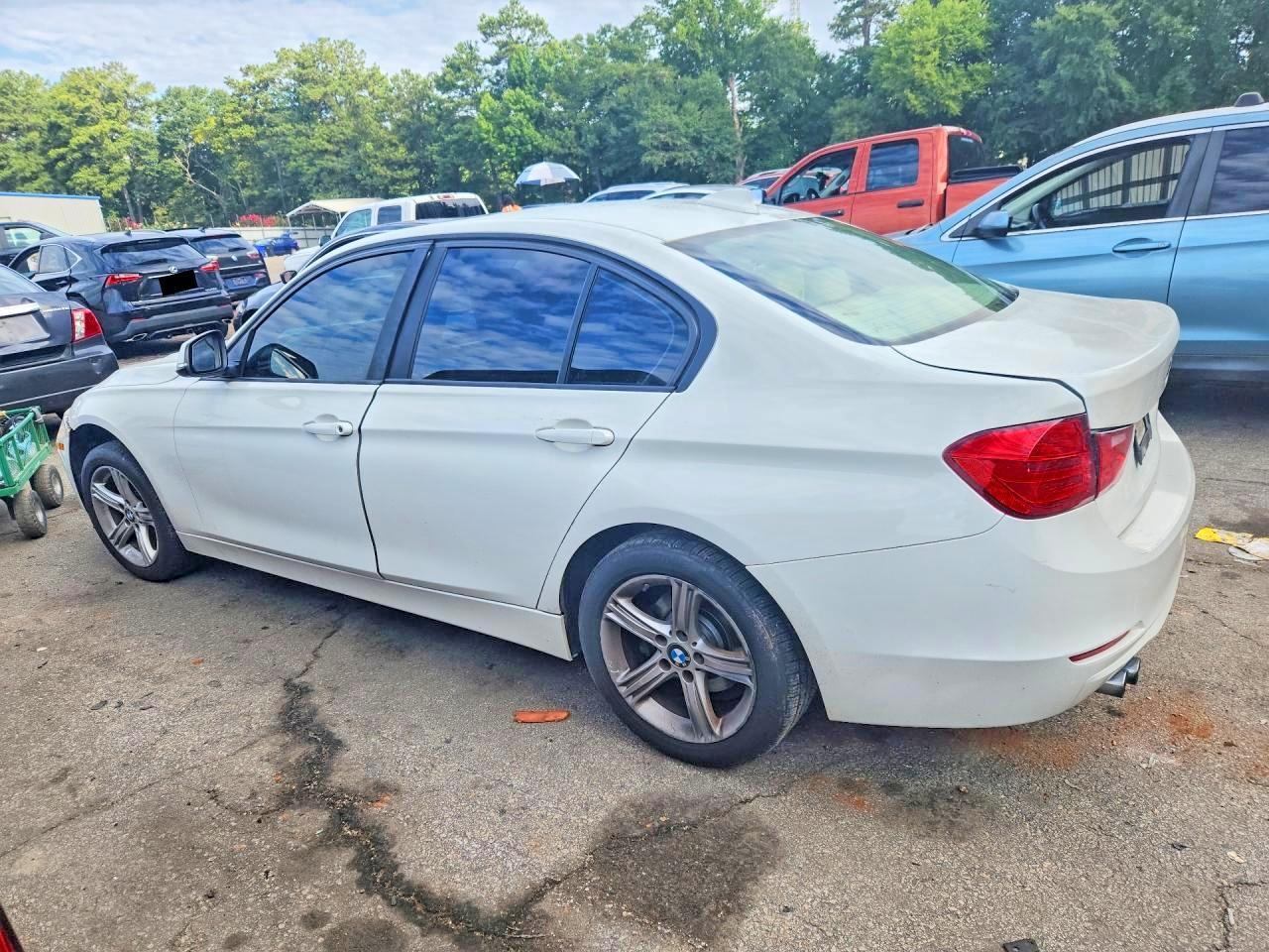 2015 BMW 328 I - zdjęcie 2