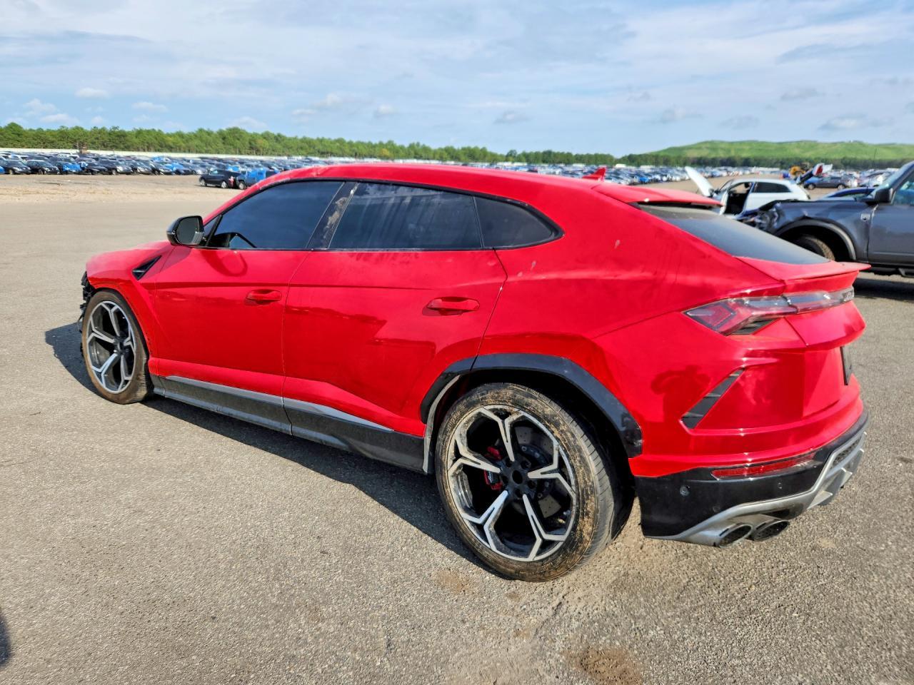 2019 Lamborghini Urus - zdjęcie 2