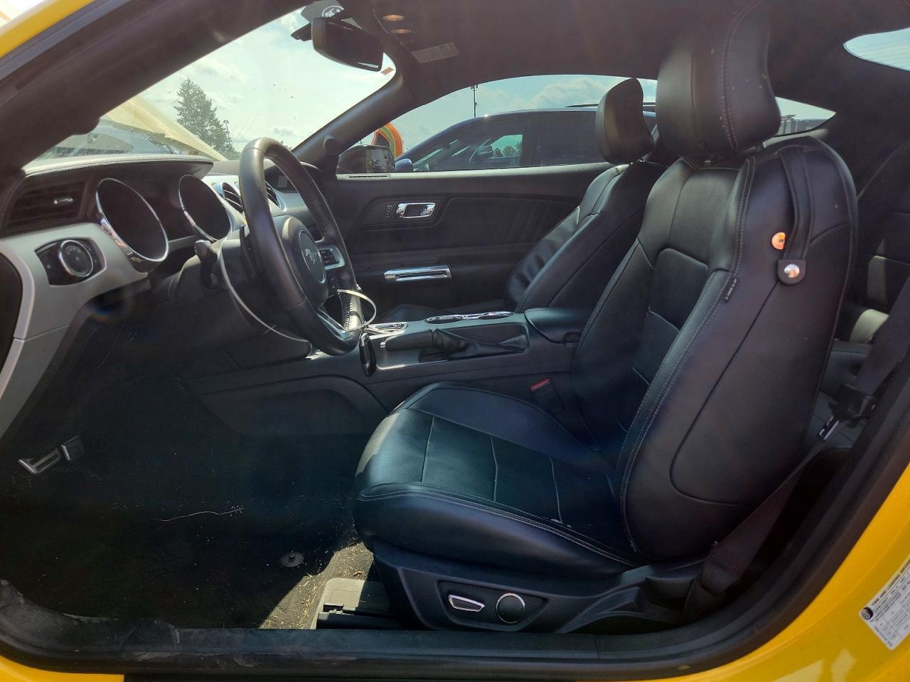 2015 Ford Mustang - zdjęcie 7
