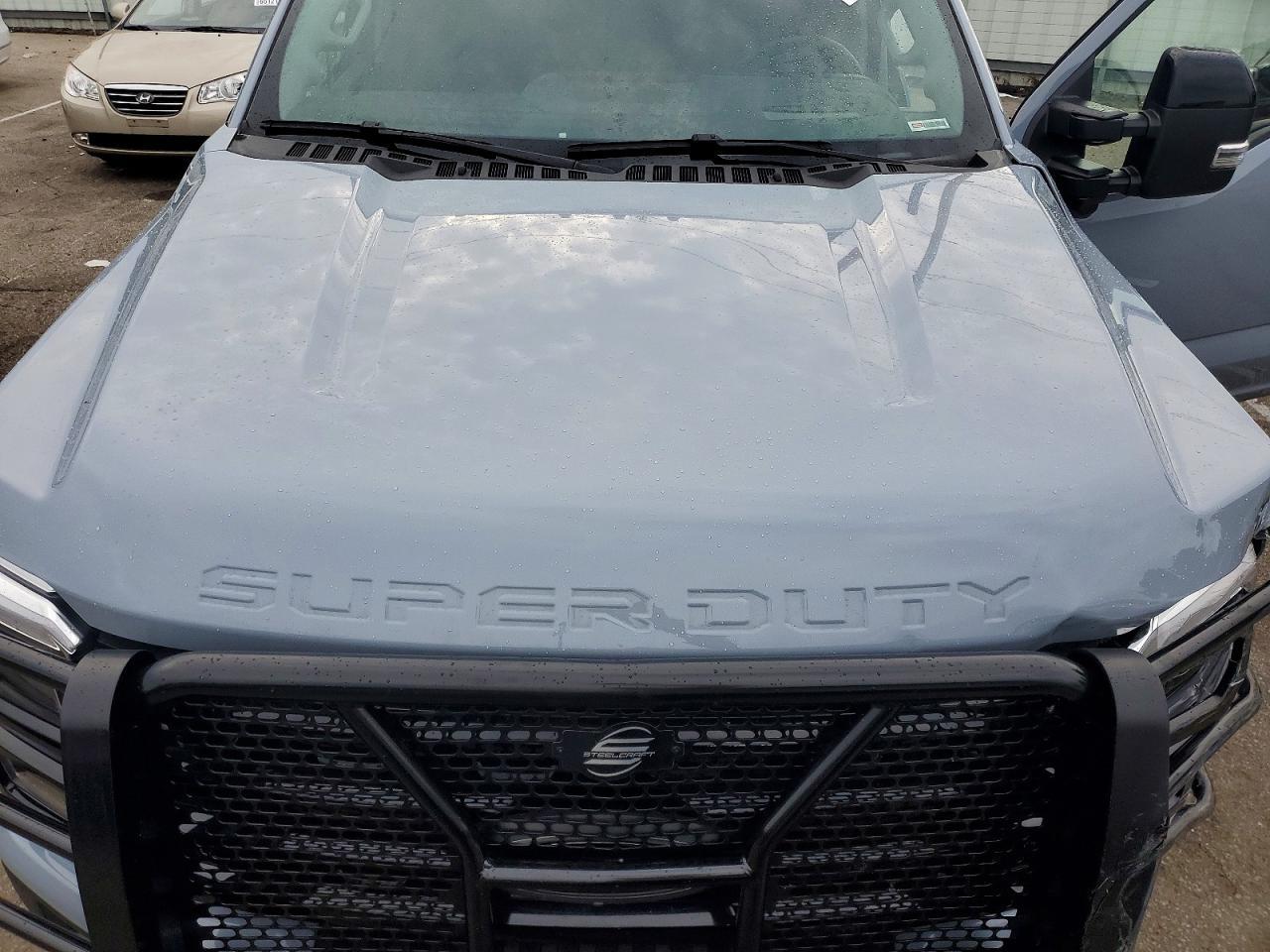 2024 Ford F350 Super Duty - zdjęcie 11