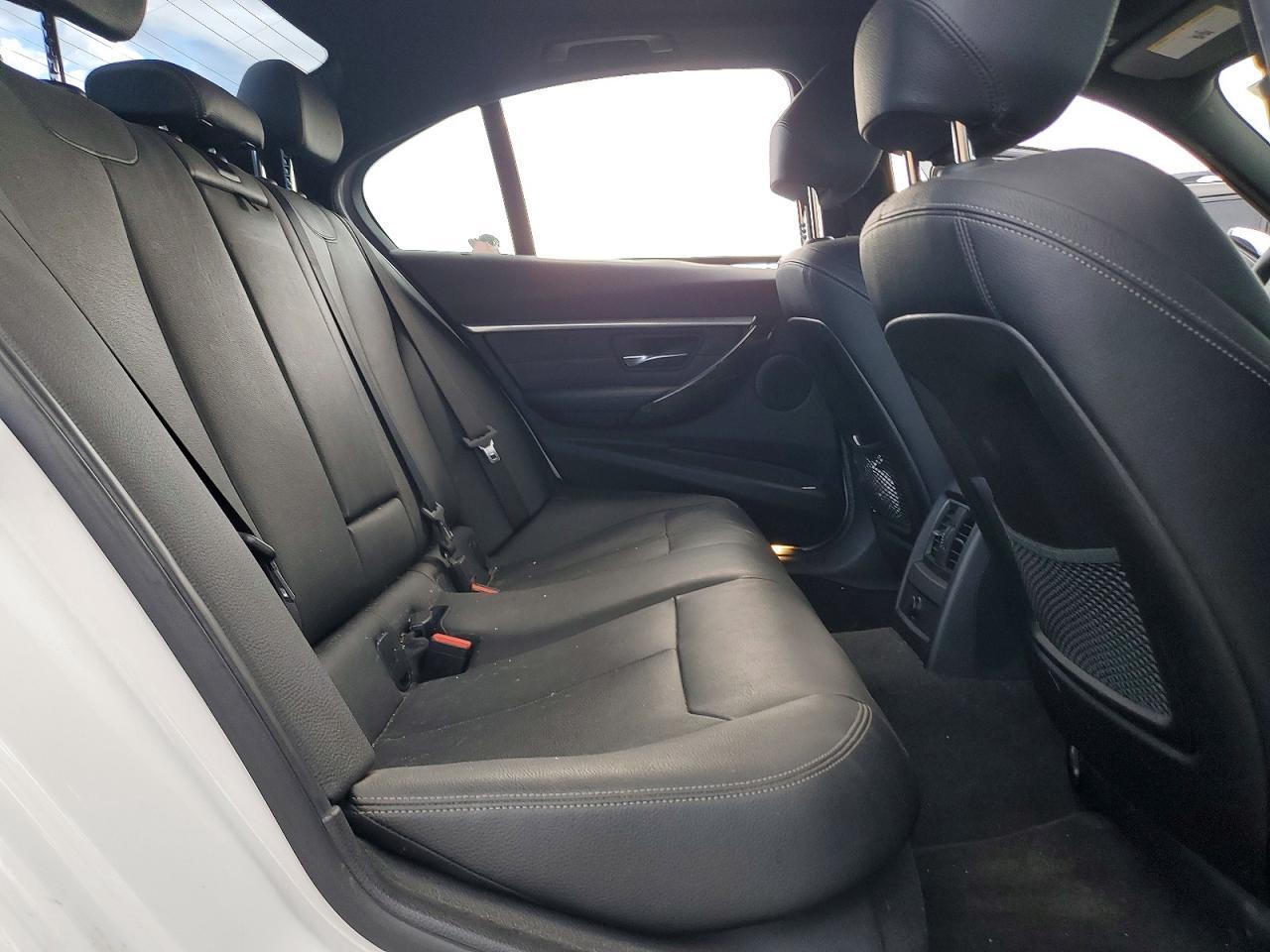 2018 BMW 330 I - zdjęcie 10