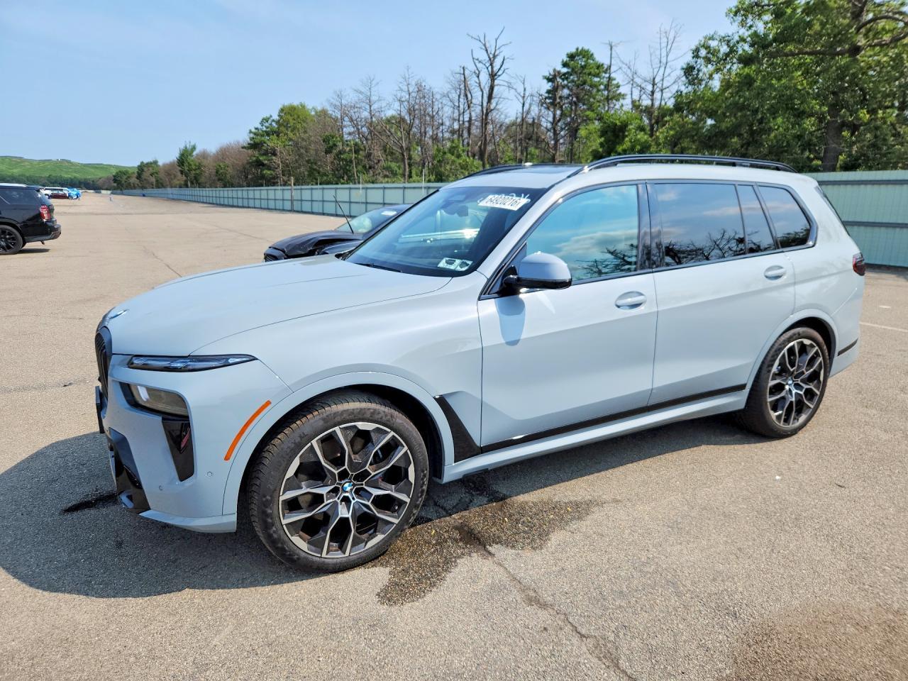 2026 BMW X7 xDrive40I - zdjęcie główne