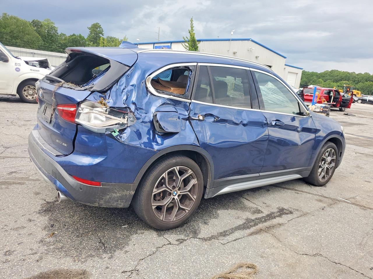 2021 BMW X1 Sdrive28I - zdjęcie 3