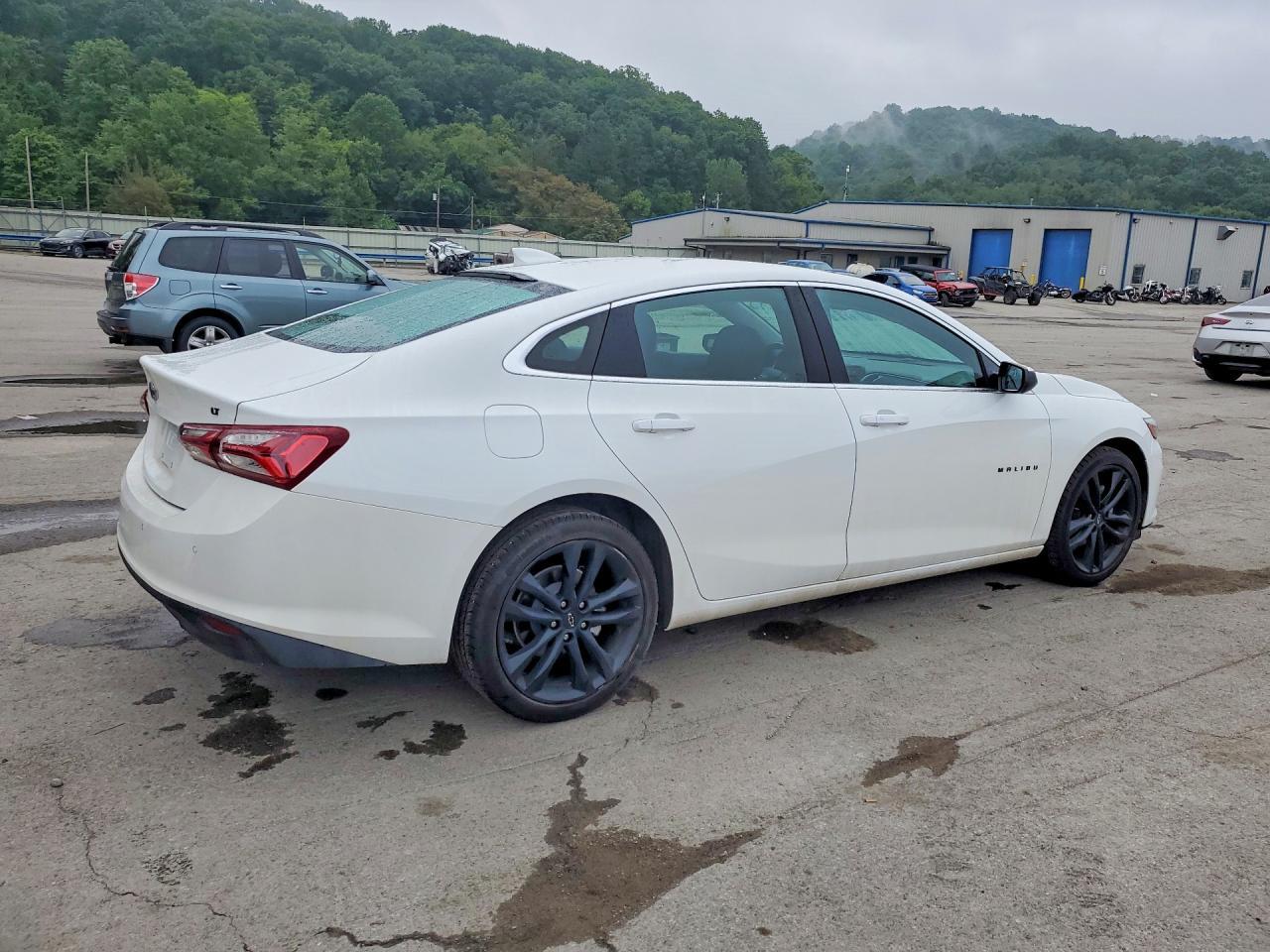 2025 Chevrolet Malibu Lt - zdjęcie 3