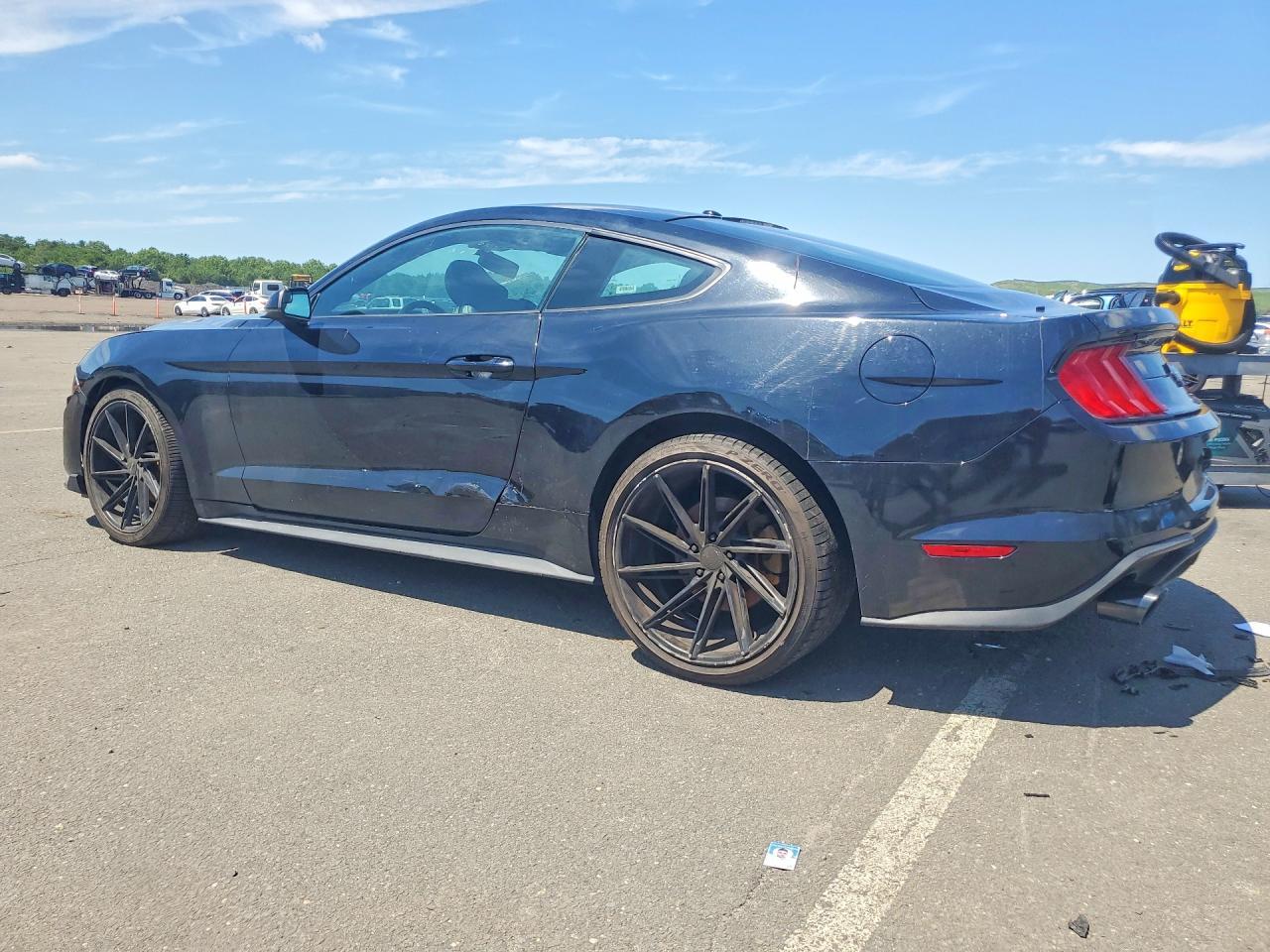 2018 Ford Mustang - zdjęcie 2