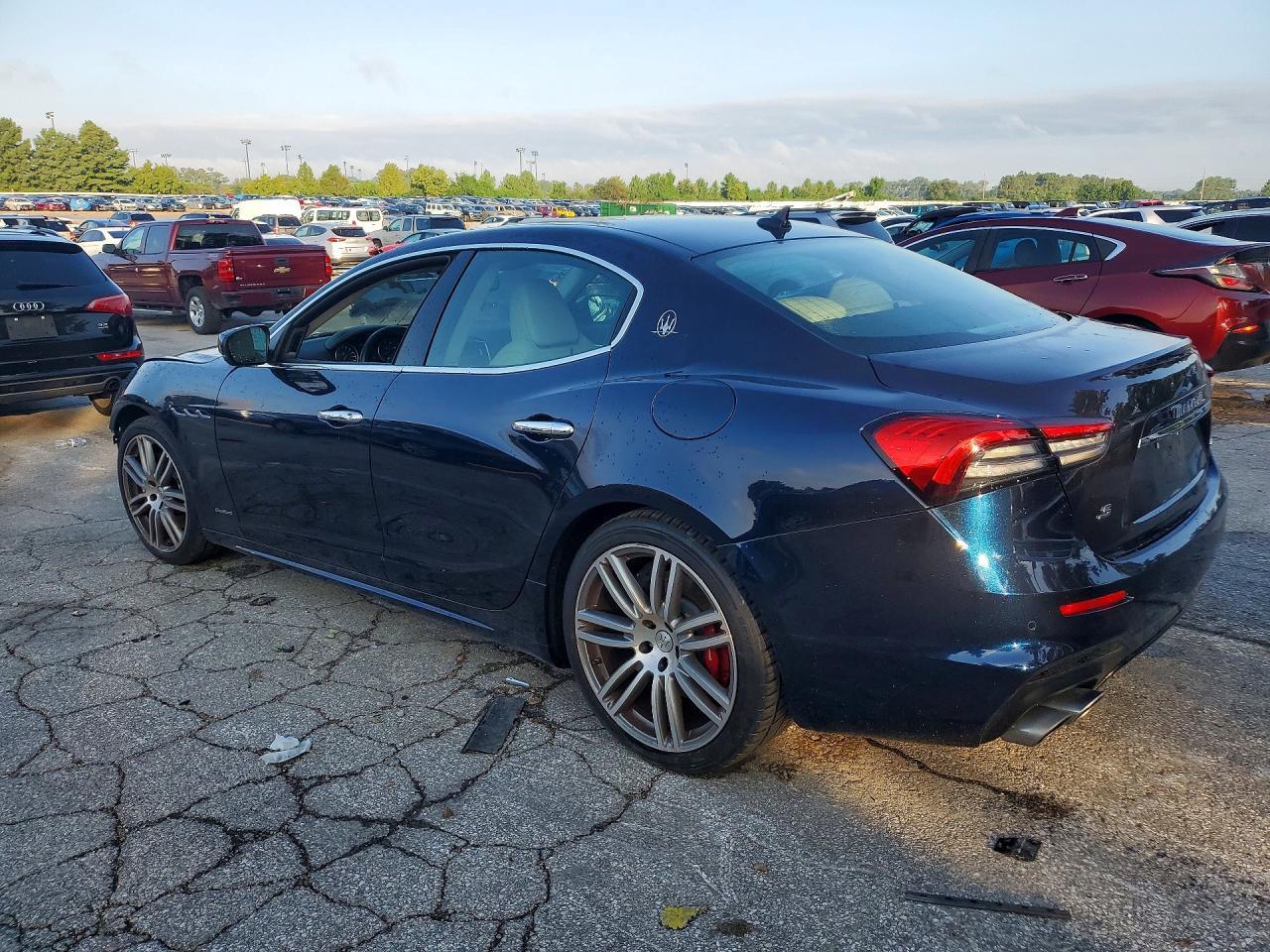 2021 Maserati Ghibli S - zdjęcie 2