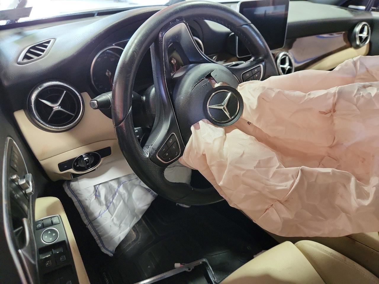 2017 Mercedes-Benz Cla 250 4Matic - zdjęcie 8