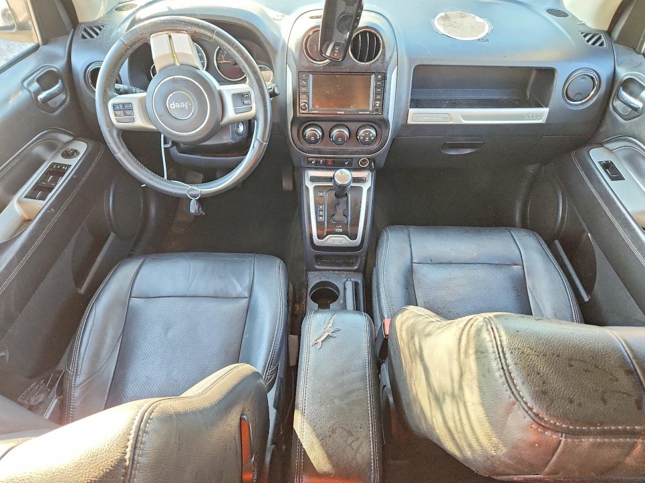 2015 Jeep Compass Latitude - zdjęcie 8