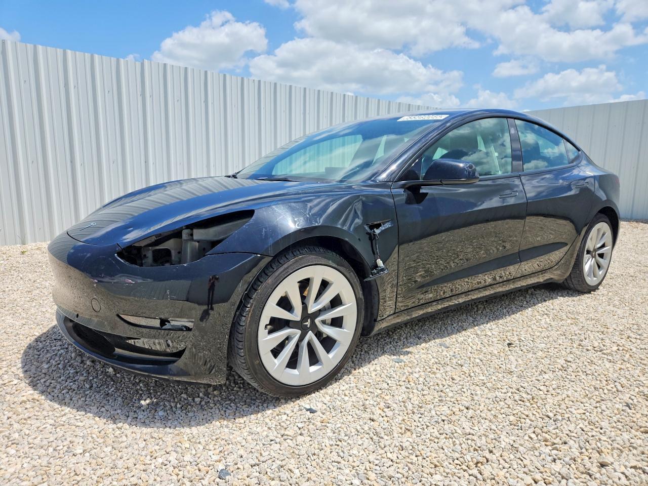 2022 Tesla Model 3 - zdjęcie główne