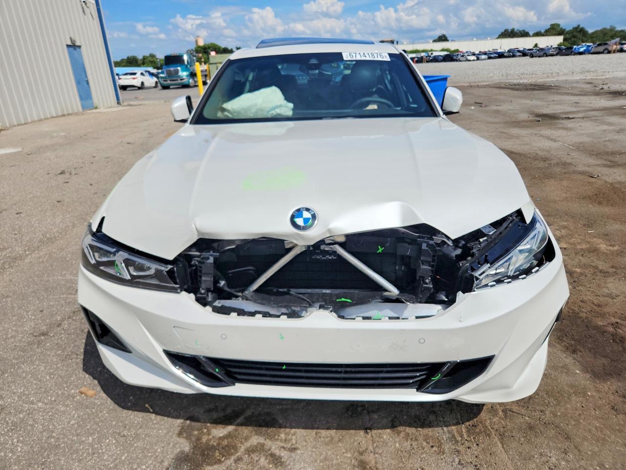 2026 BMW 330I - zdjęcie 5