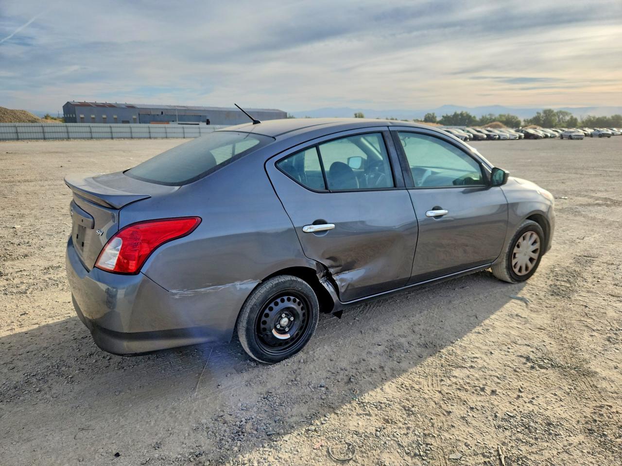 2018 Nissan Versa Sv - zdjęcie 3
