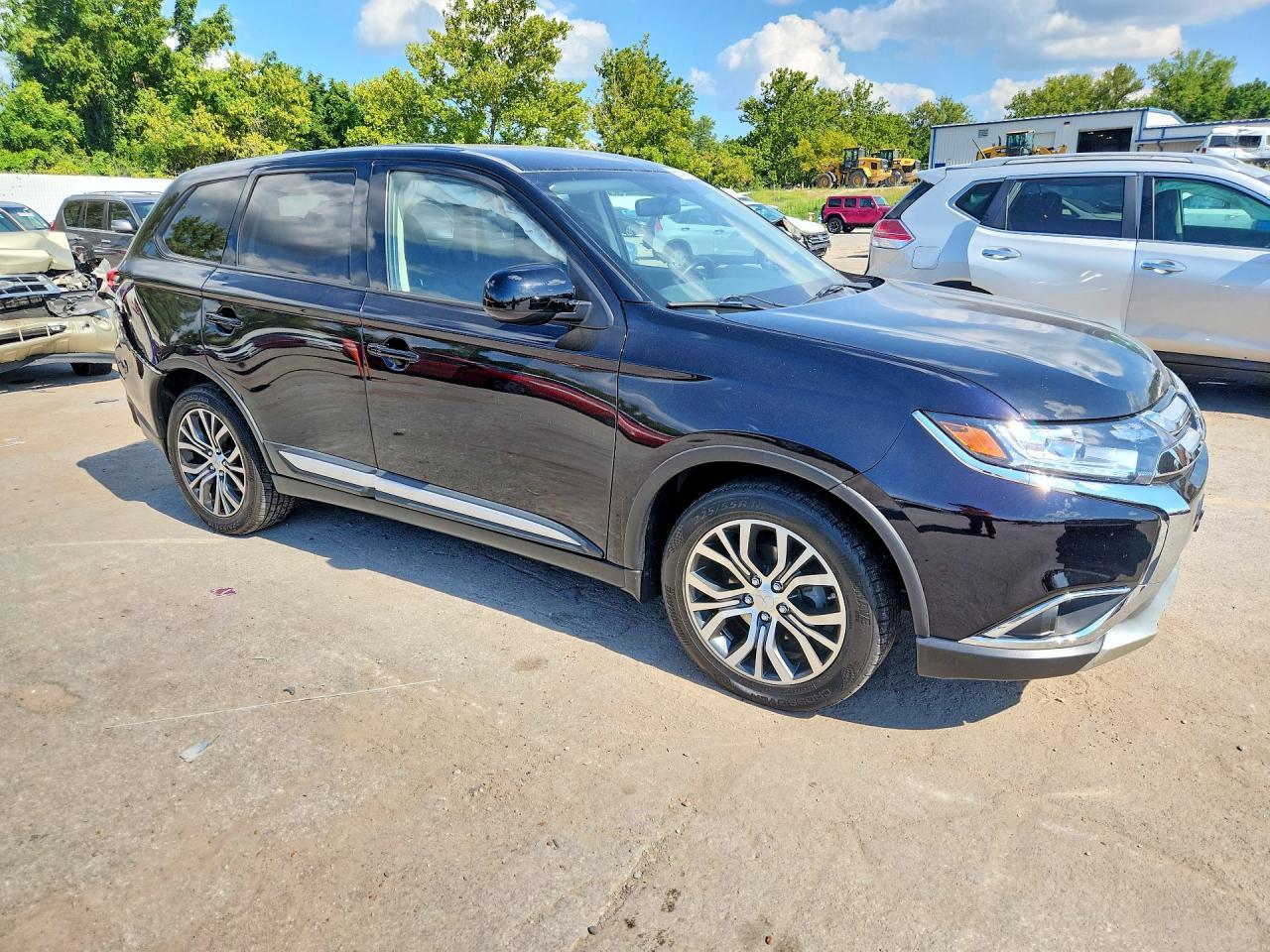 2017 Mitsubishi Outlander Es - zdjęcie 4