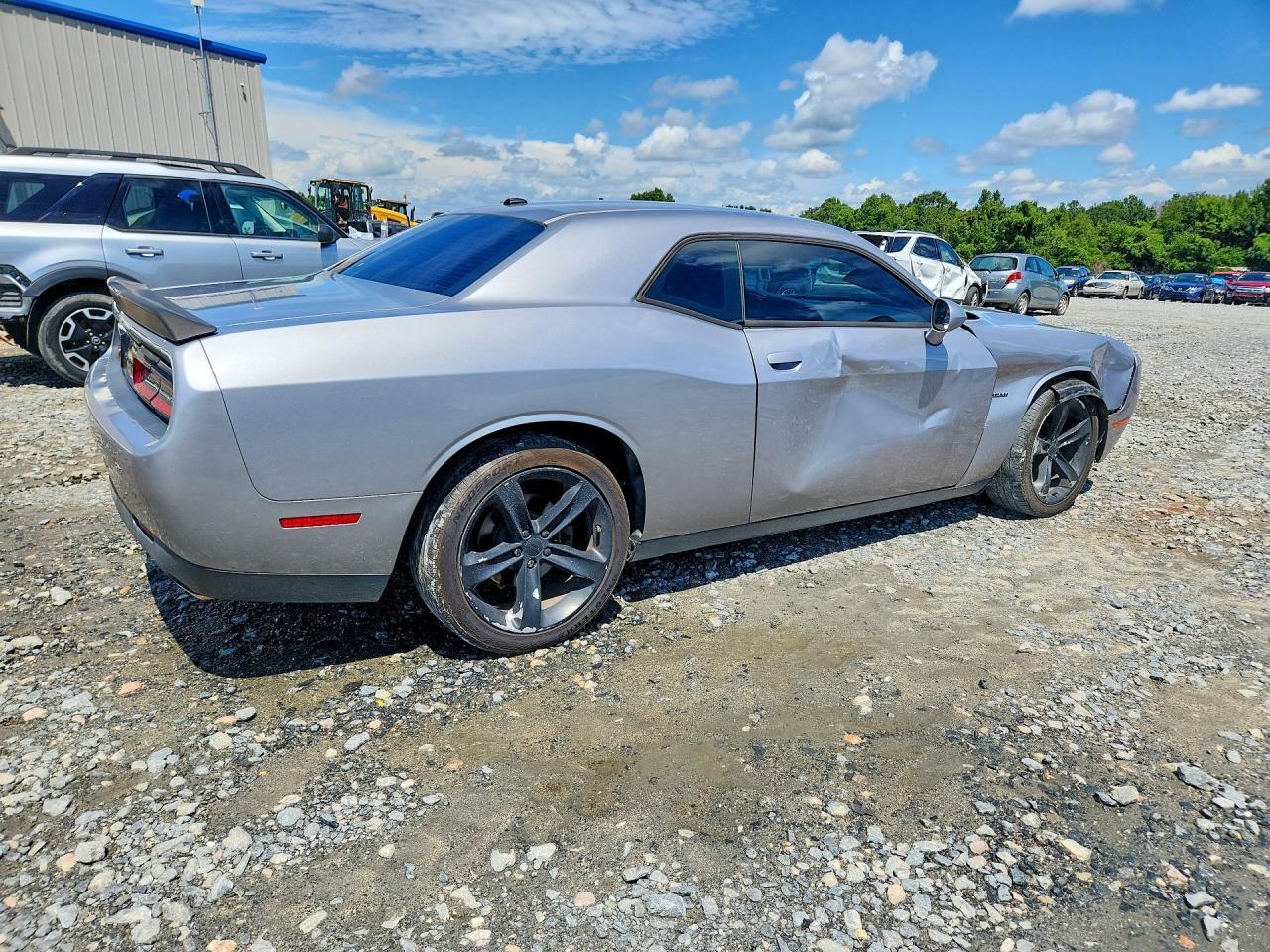 2017 Dodge Challenger R/T - zdjęcie 3