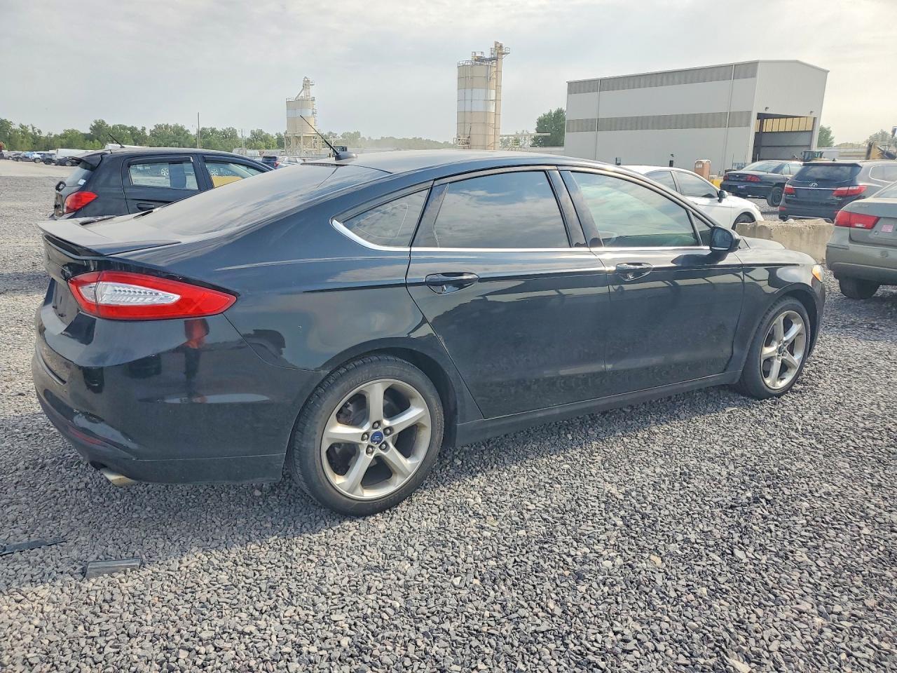 2016 Ford Fusion S - zdjęcie 3