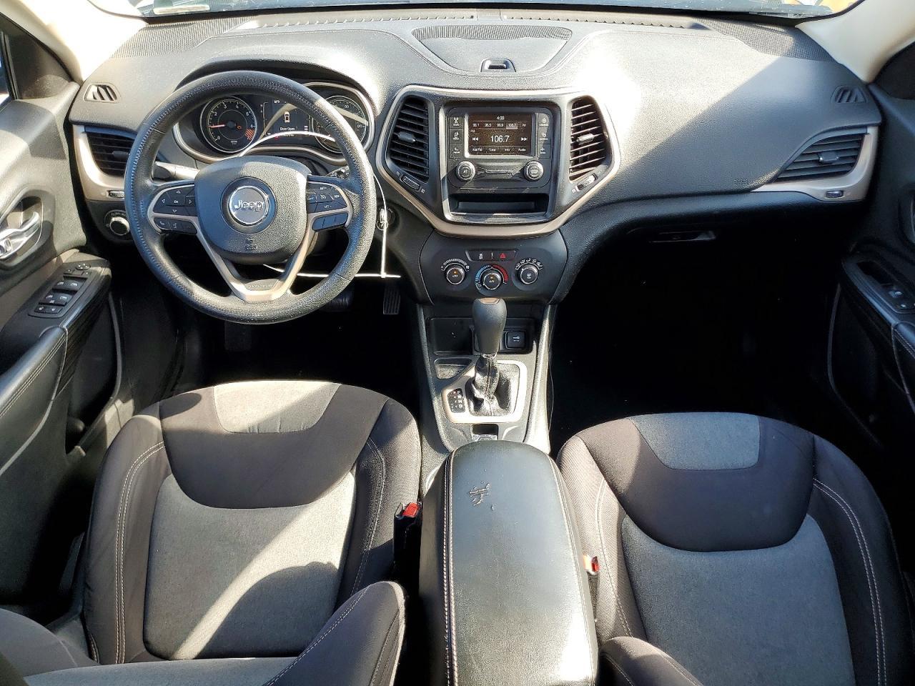 2014 Jeep Cherokee Sport - zdjęcie 8