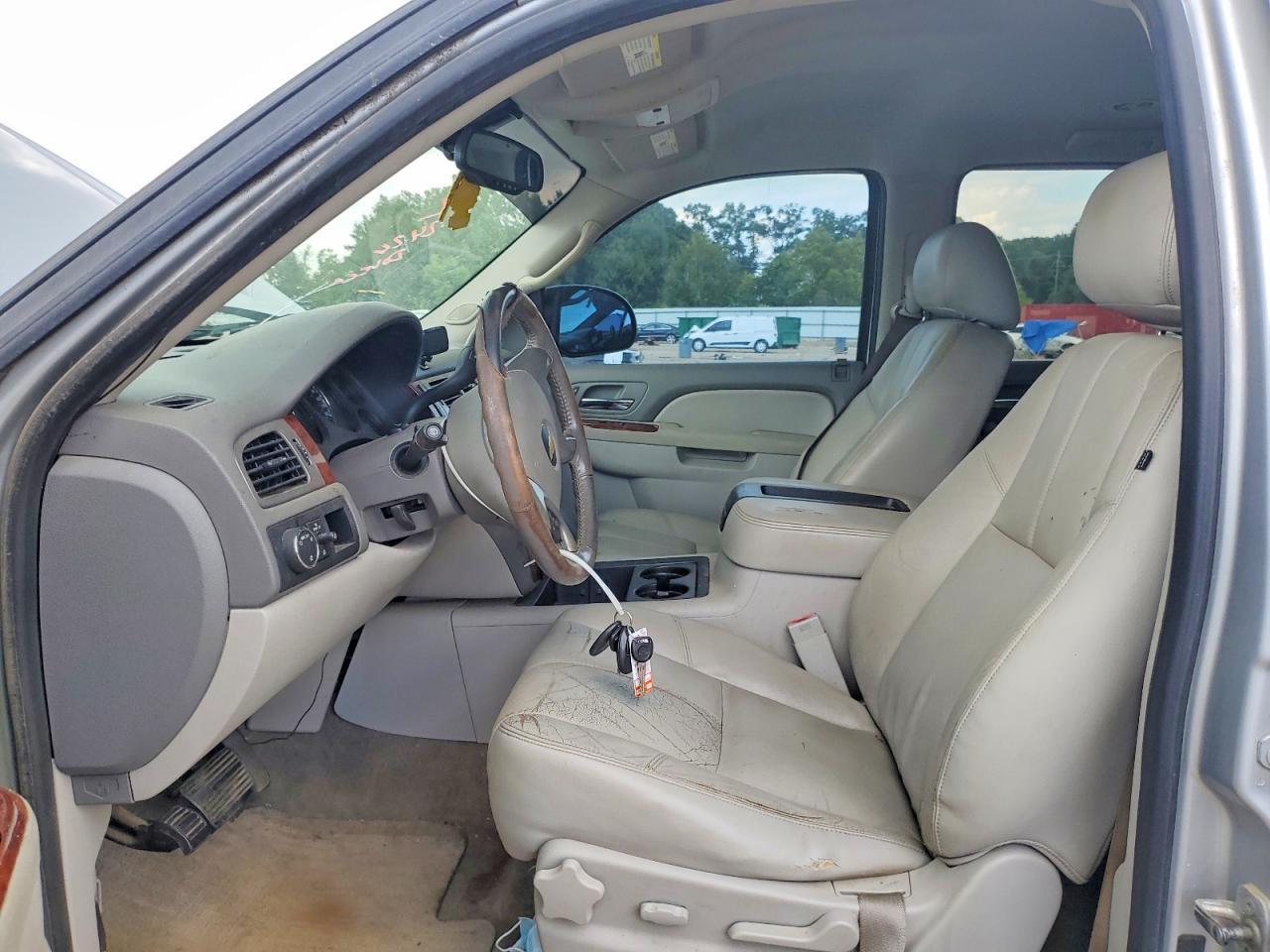 2013 Chevrolet Tahoe C1500 Lt - zdjęcie 7