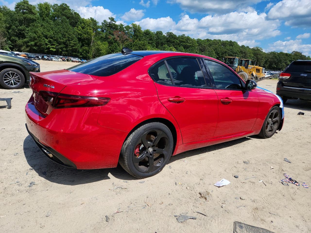 2017 Alfa Romeo Giulia - zdjęcie 3