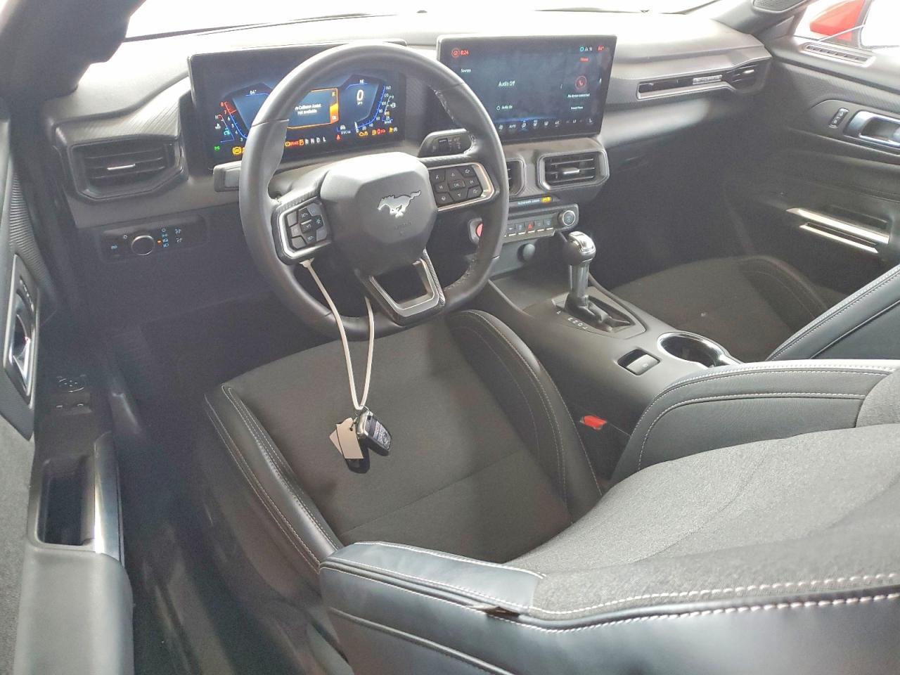 2025 Ford Mustang - zdjęcie 8
