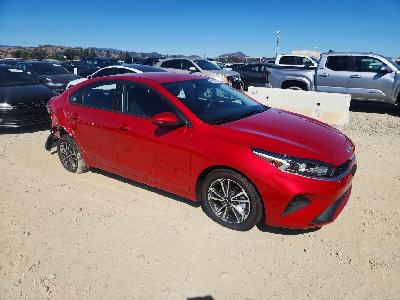 2023 Kia Forte Lxs - zdjęcie 4