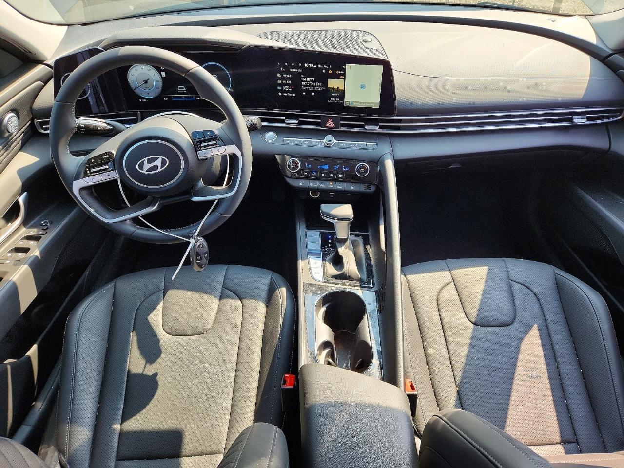 2026 Hyundai Elantra Limited - zdjęcie 8