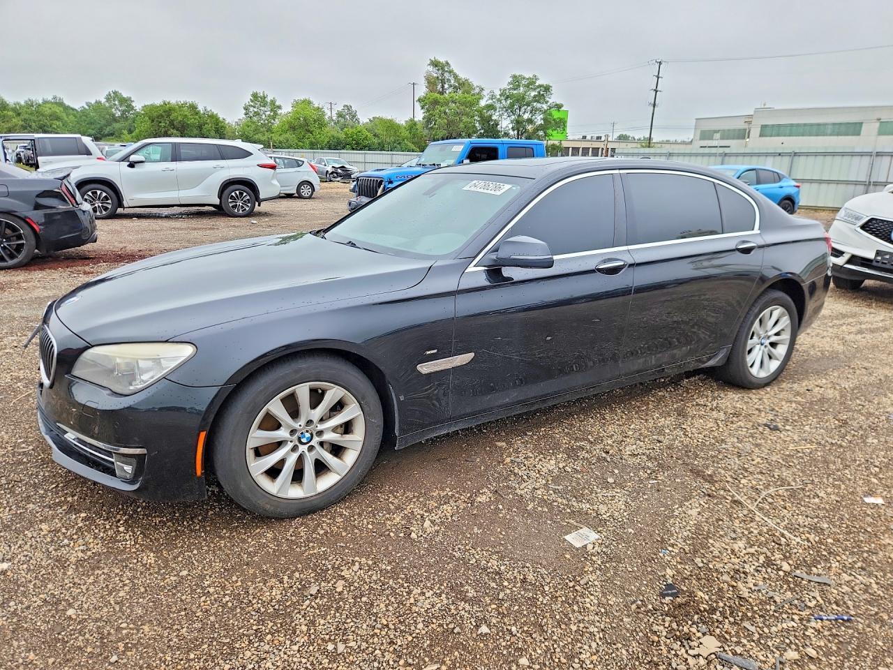 2013 BMW Seria 7 740Li - zdjęcie główne