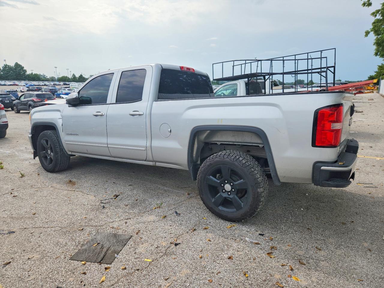 2015 GMC Sierra C1500 - zdjęcie 2