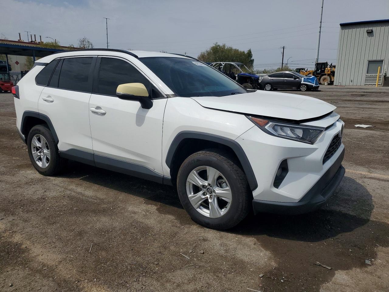 2021 Toyota Rav4 Xle - zdjęcie 4